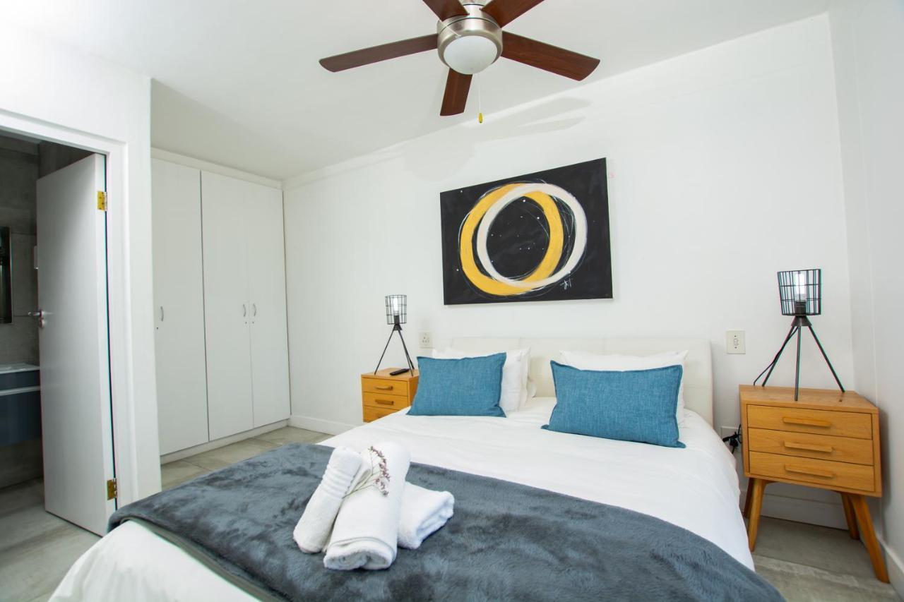 Ocean Breeze Hotel Странд Екстер'єр фото