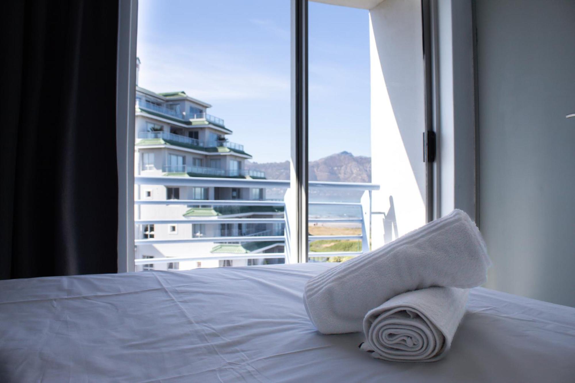 Ocean Breeze Hotel Странд Екстер'єр фото