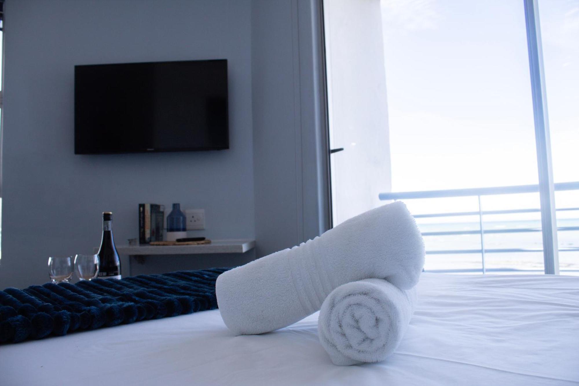 Ocean Breeze Hotel Странд Екстер'єр фото